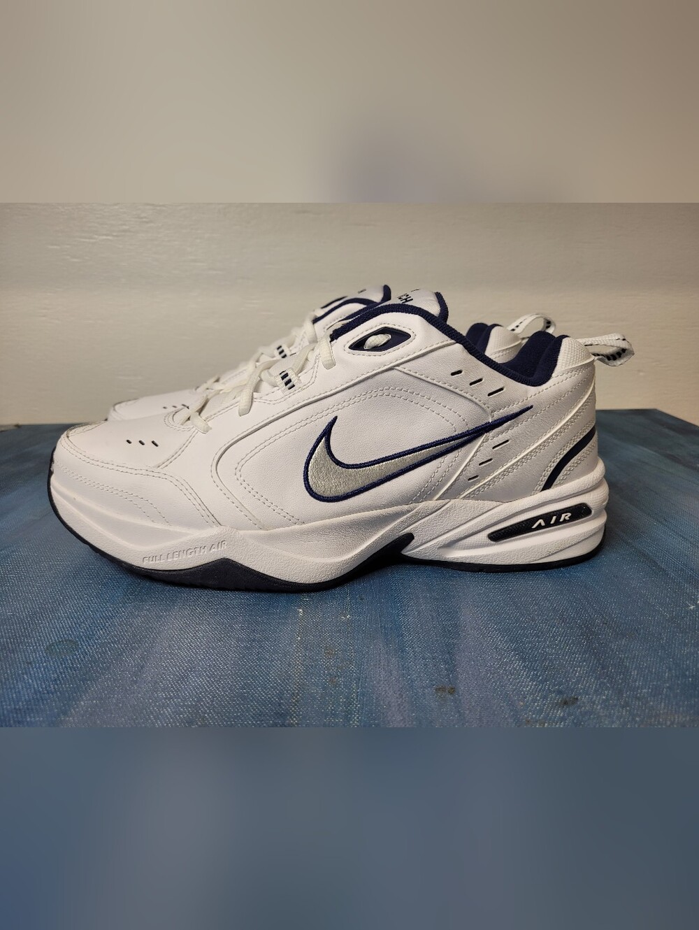 New Nike Air Monarch IV Training Shoes White/ Metallic Silver Size 11.5 New